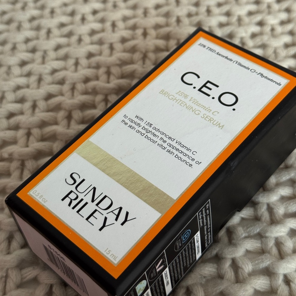 Sunday Riley C.E.O. Brightening Serum - Picture 5 of 5